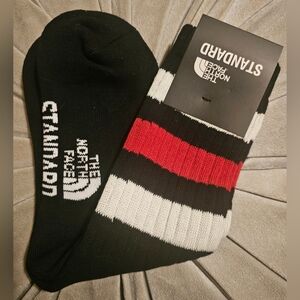 NWT The North Face Black Crew Socks with White & Red Stripes
